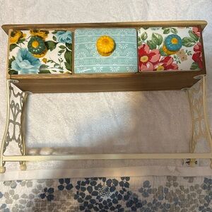 Pioneer woman teabag holder